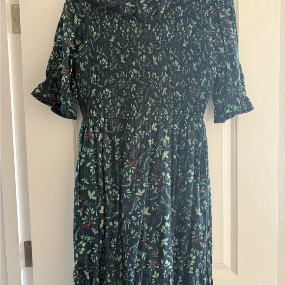Ivy City Co Dark Green Floral Long Sleeve Dress - Picture 3 of 3